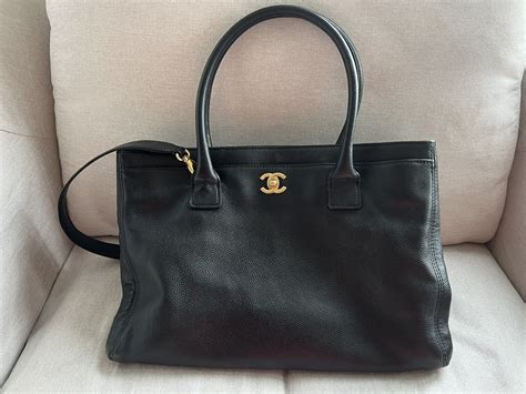 chanel cerf tote black|chanel caviar cerf tote.